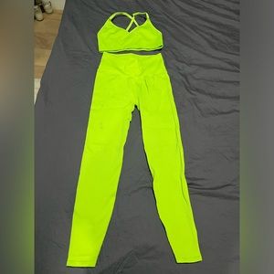 Good American workout set (size: small), neon green